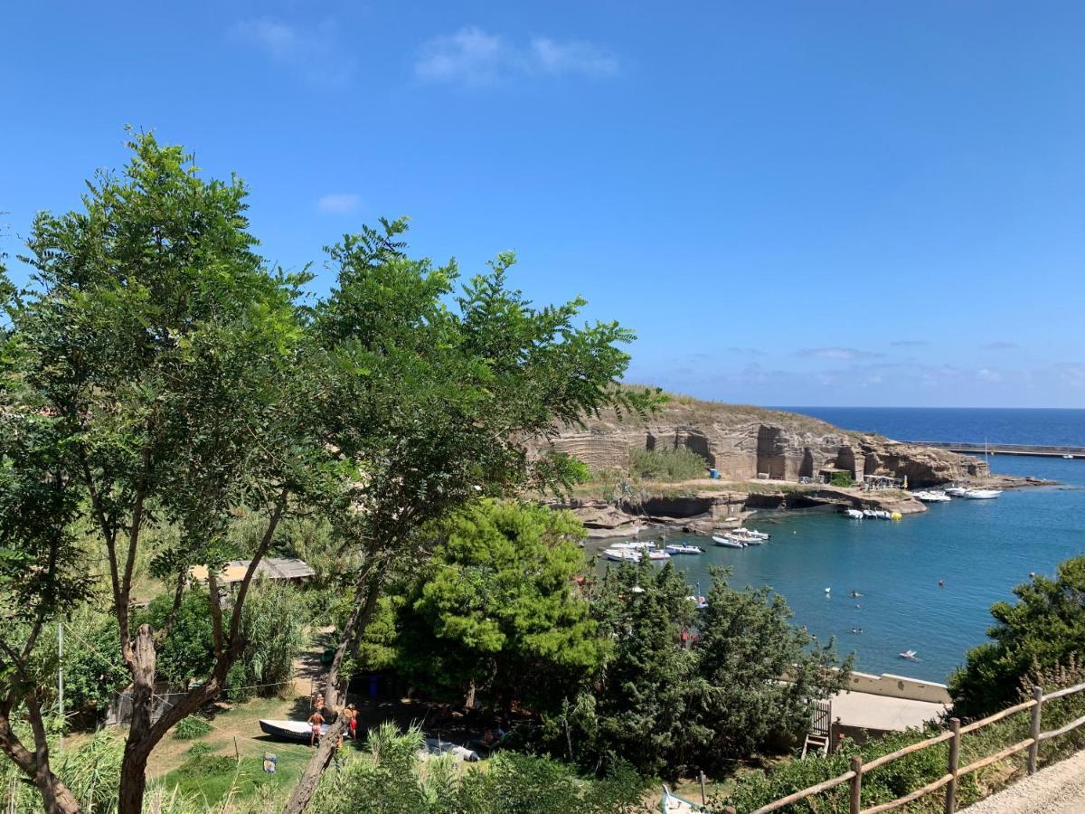 Hotel Isolabella Ventotene Exterior foto
