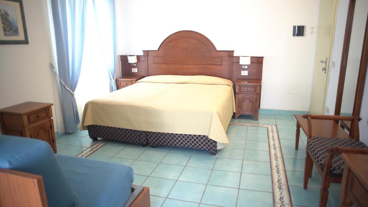 Hotel Isolabella Ventotene Exterior foto