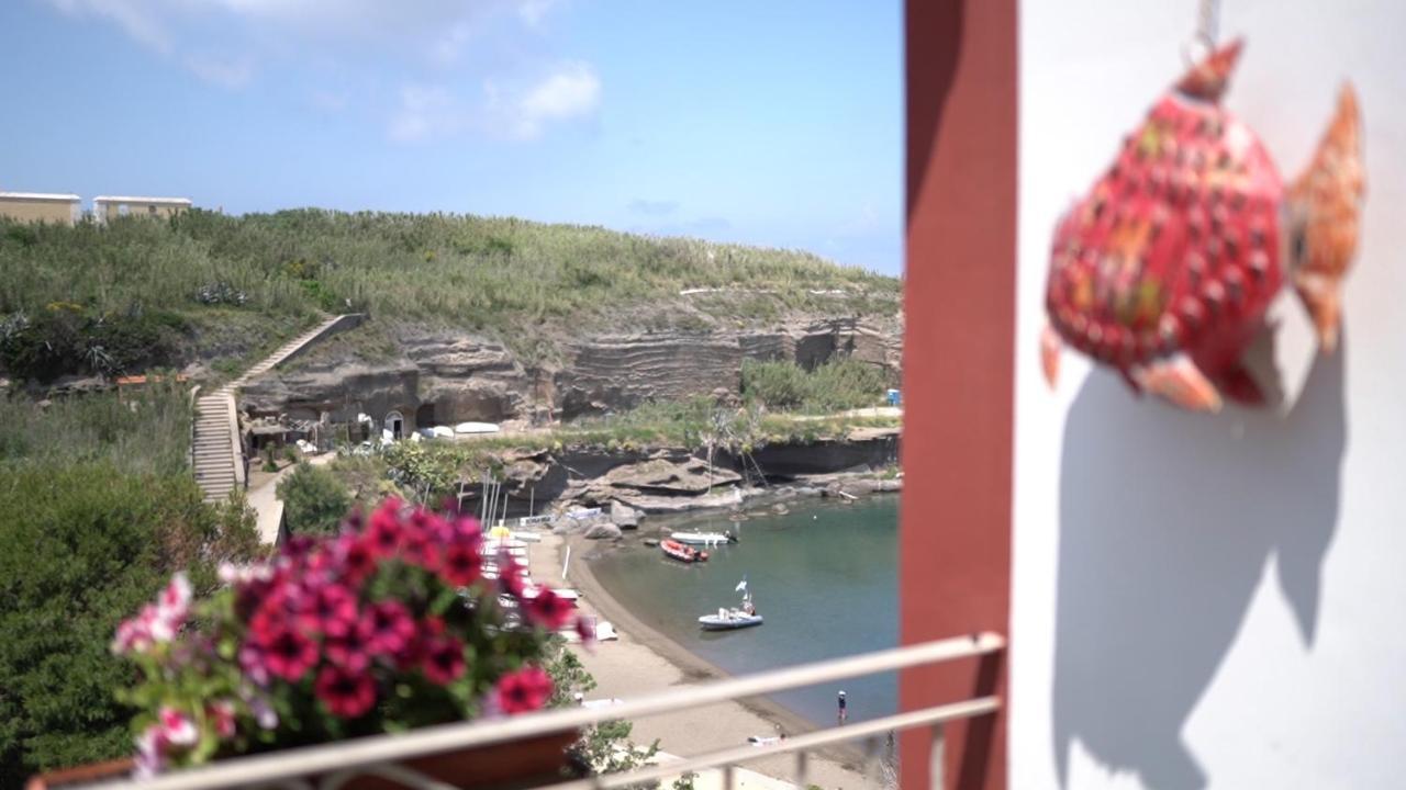 Hotel Isolabella Ventotene Exterior foto